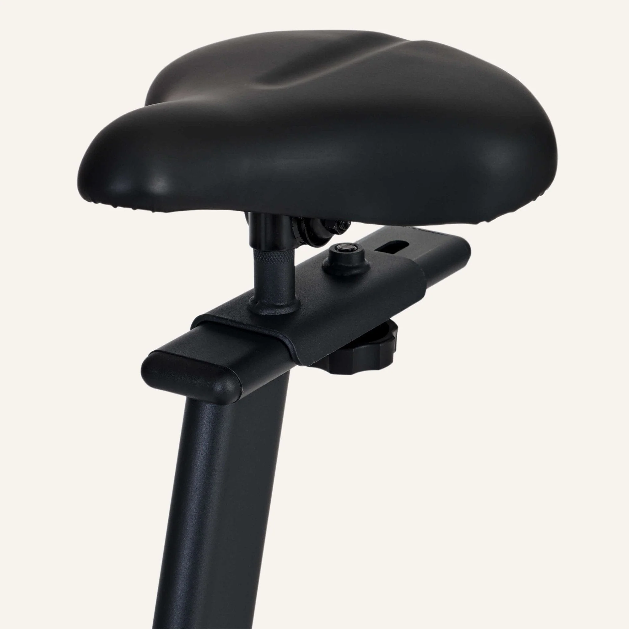 DESIGN Heimtrainer | Tiefer Einstieg | 16 Computer gesteuerte Widerstandsstufen | bis 200W Ergometer | App-kompatibel - Image 9